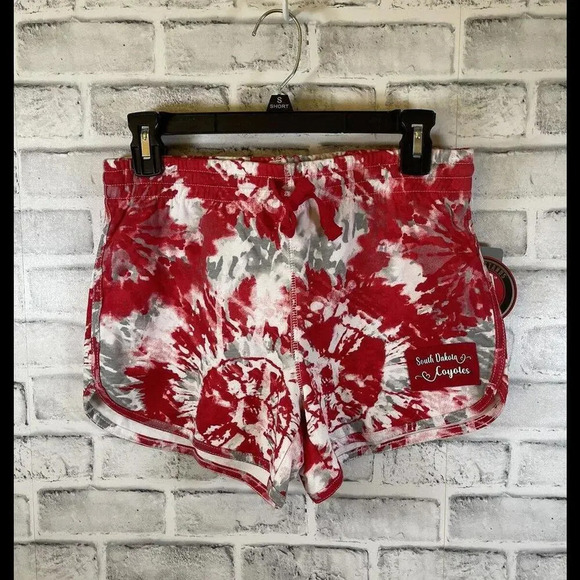 Colosseum Other - NWT Girl’s South Dakota Coyotes Red/white Tie Dye Shorts XL (14/16)